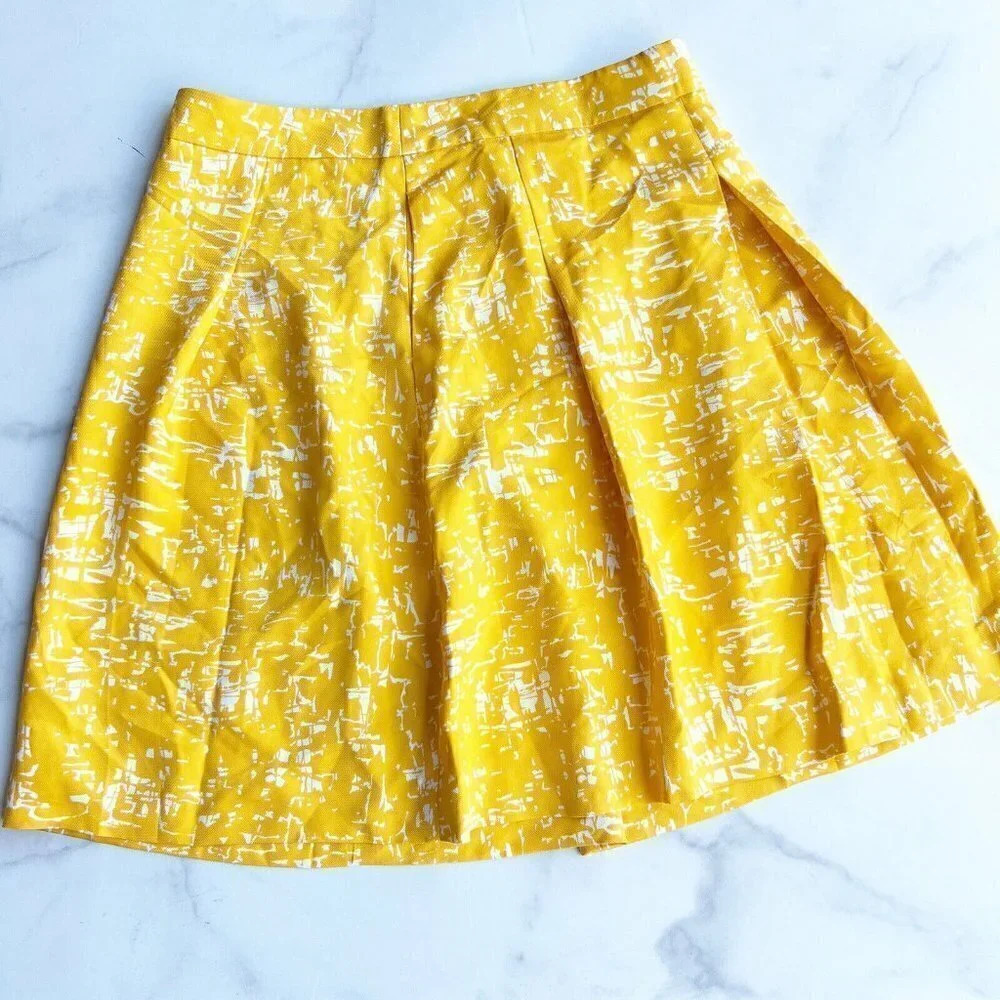 J.Crew Collection Size 6 Yellow Mustard 100% Silk mid-length Pleated Skirt